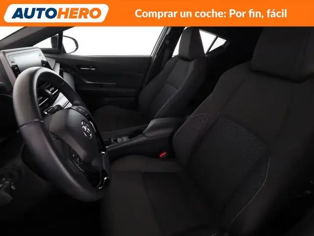 Toyota C-HR view 11
