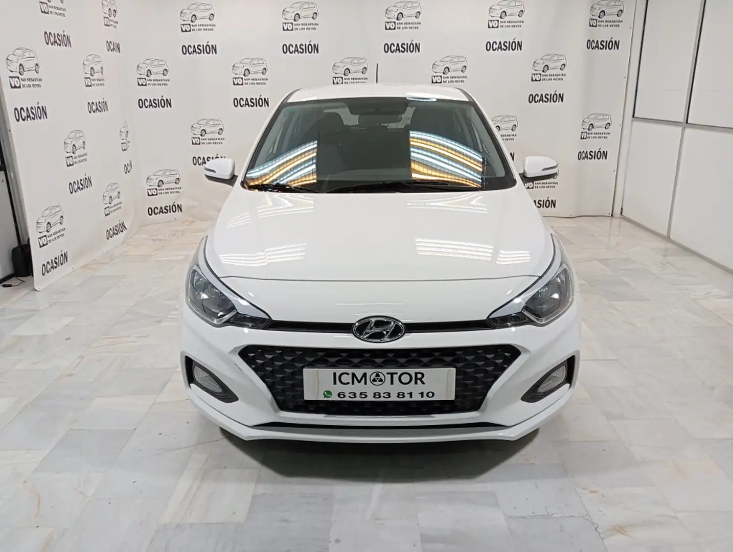 Hyundai i20 1.2 MPI Essence Blanc - 2