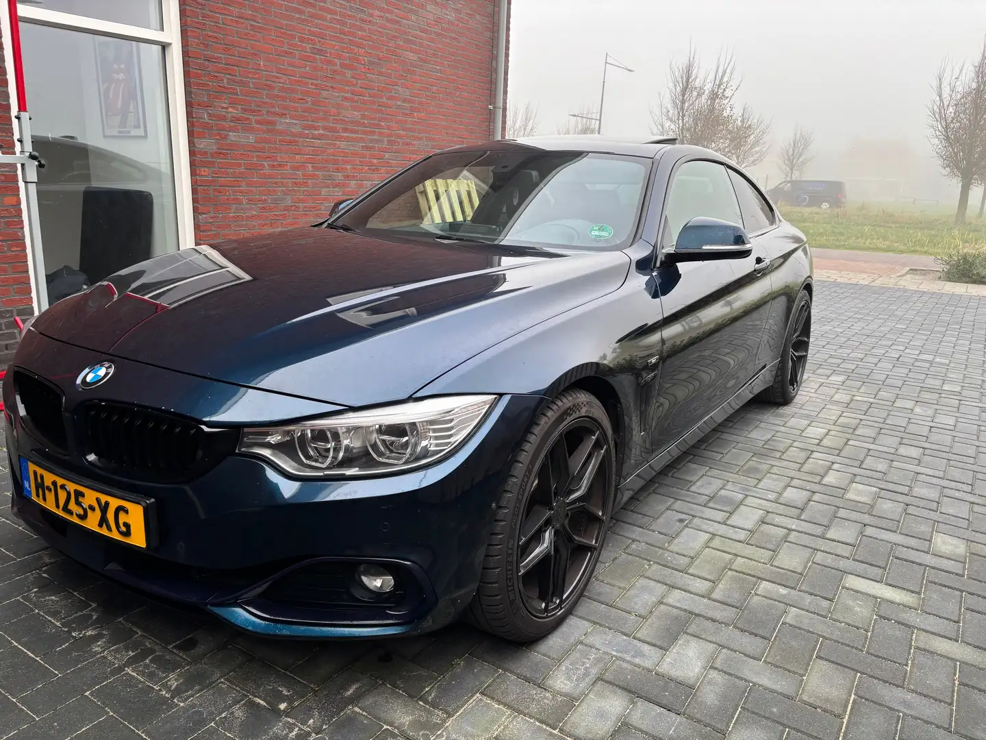 BMW 435 i High Executive Pops & Bangs, HUD, Harman Kardon Blauw - 2