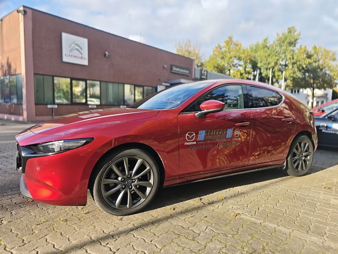 Mazda 3 2.5L e-SKYACTIV G 140ps FWD Exclusive-line Rouge - 2