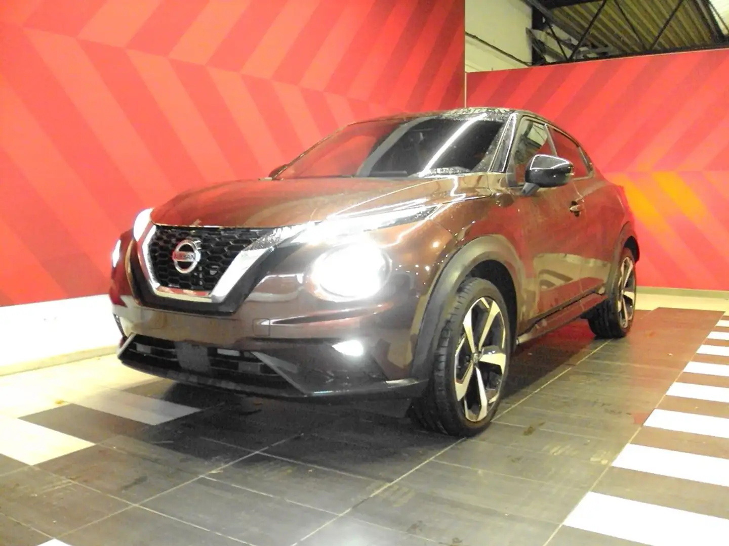 Nissan Juke PREMIERE EDITION 1.0 6MT Rojo - 1