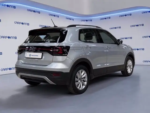 Volkswagen T-Cross view 6