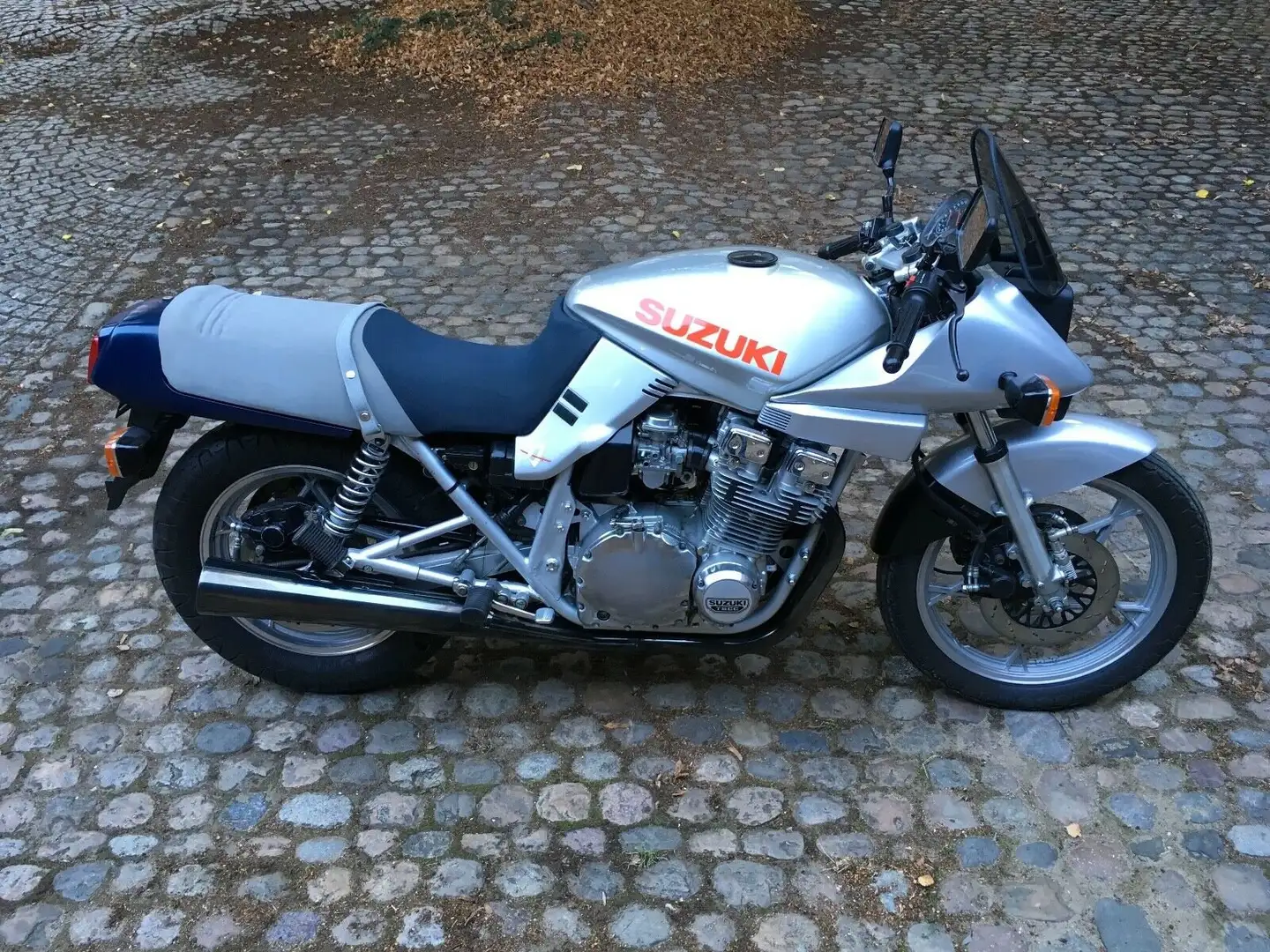 Suzuki GSX 1100 SZ Katana Plateado - 1