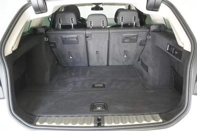 BMW 3 Series view 7