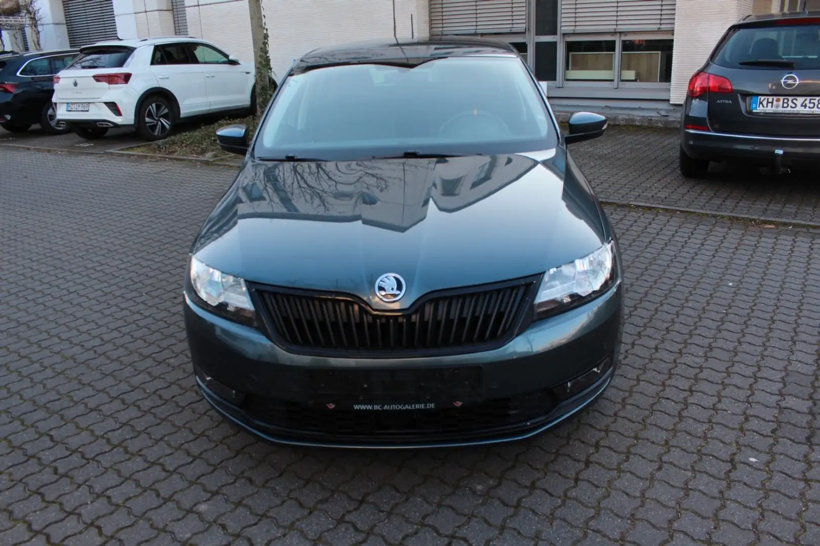 Skoda Rapid/Spaceback Spaceback Ambition Gris - 2
