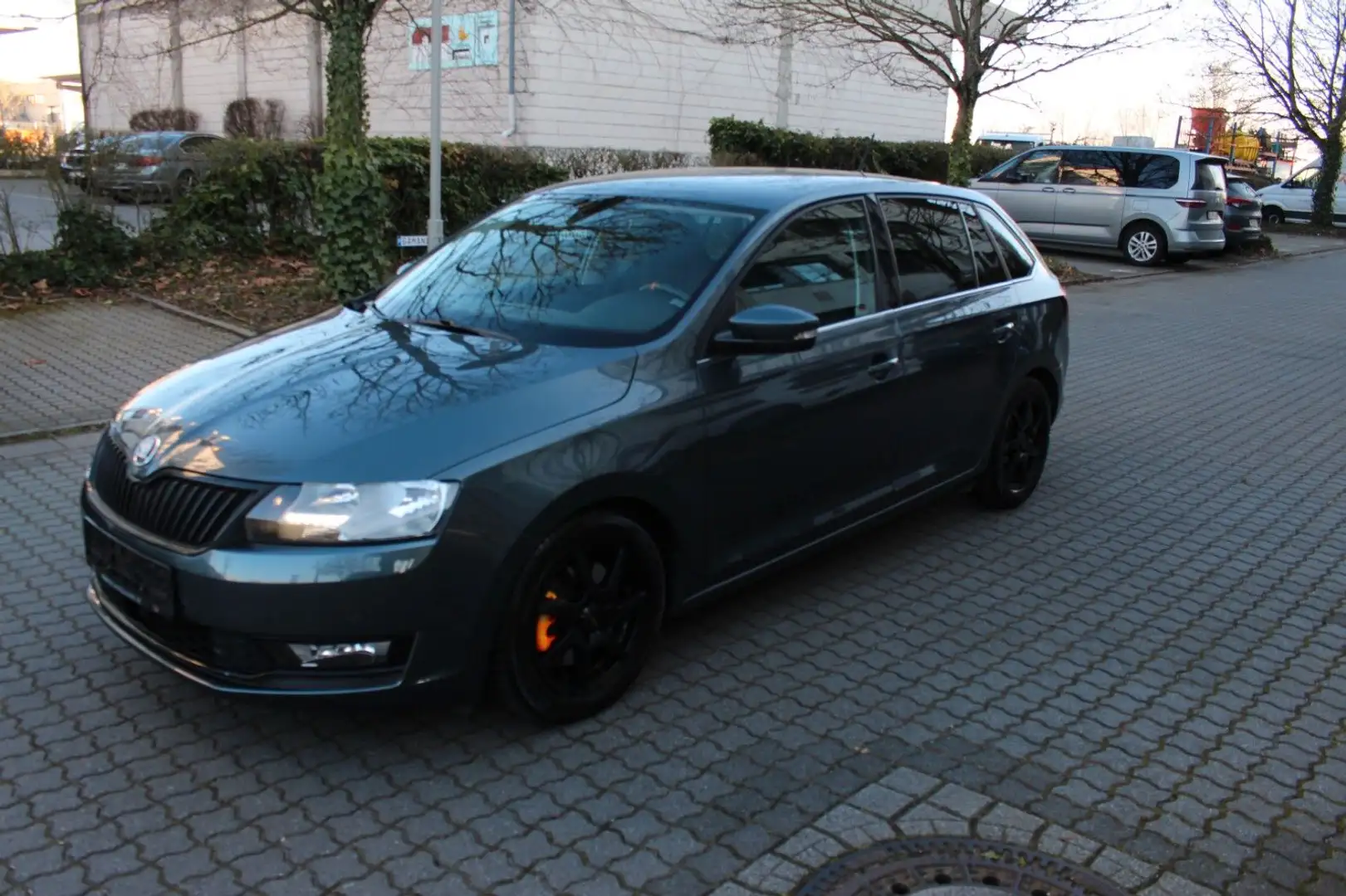 Skoda Rapid/Spaceback Spaceback Ambition Gris - 1