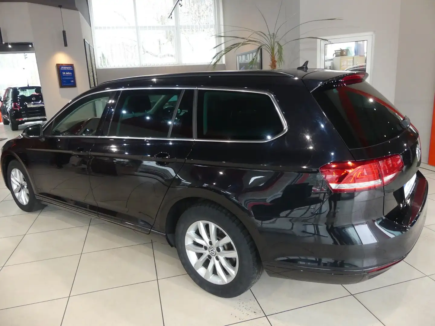 Volkswagen Passat Variant Comfortline*Navi*SHZ*ACC*PDC Schwarz - 2