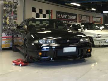GTR R33
