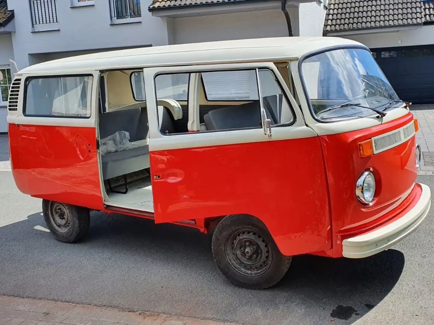 Volkswagen T2 Rojo - 2