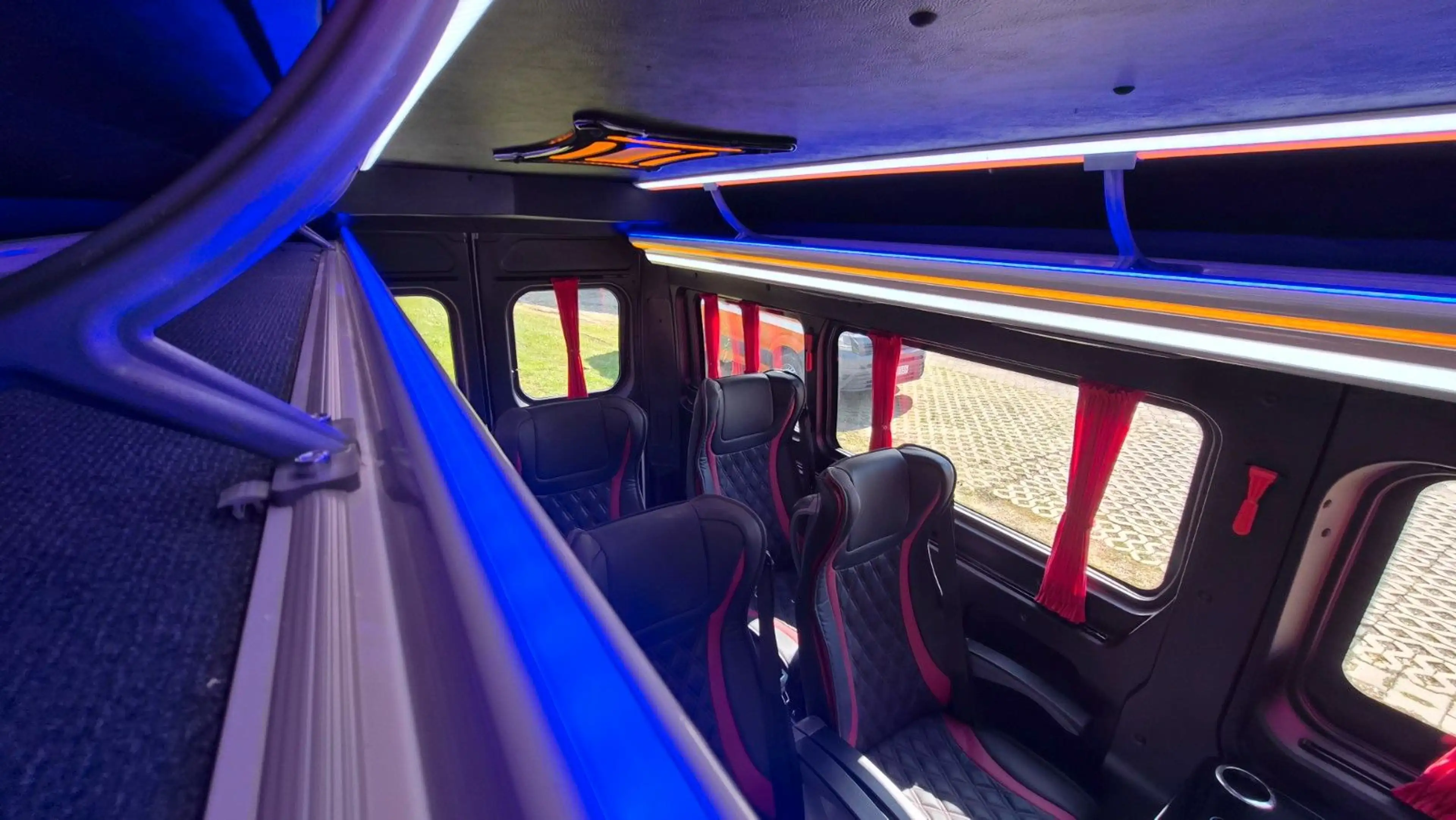 Opel Movano 9 Sitzer VIP Mobility Vorlauffahrzeug — photo 8