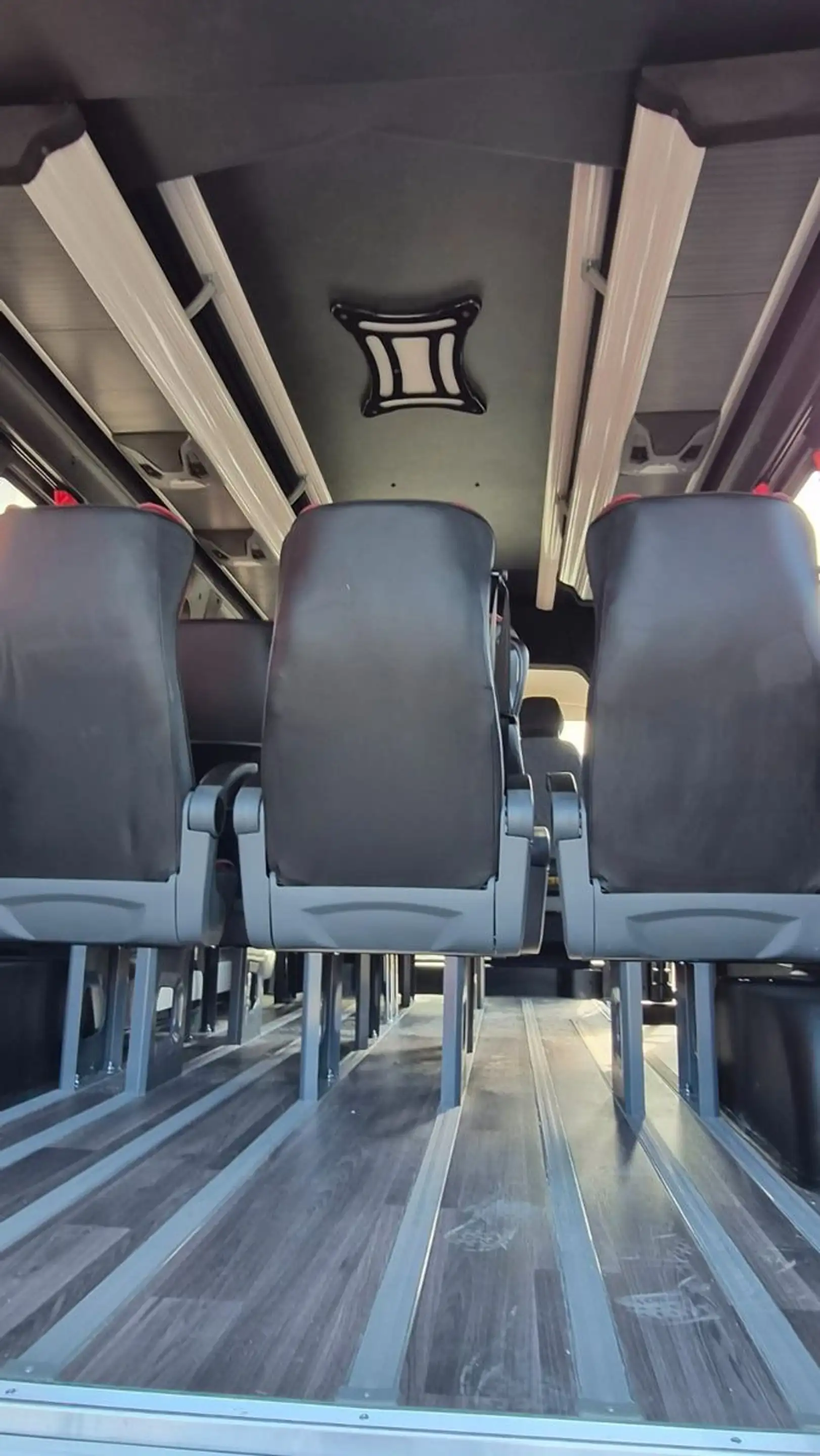 Opel Movano 9 Sitzer VIP Mobility Vorlauffahrzeug — photo 6