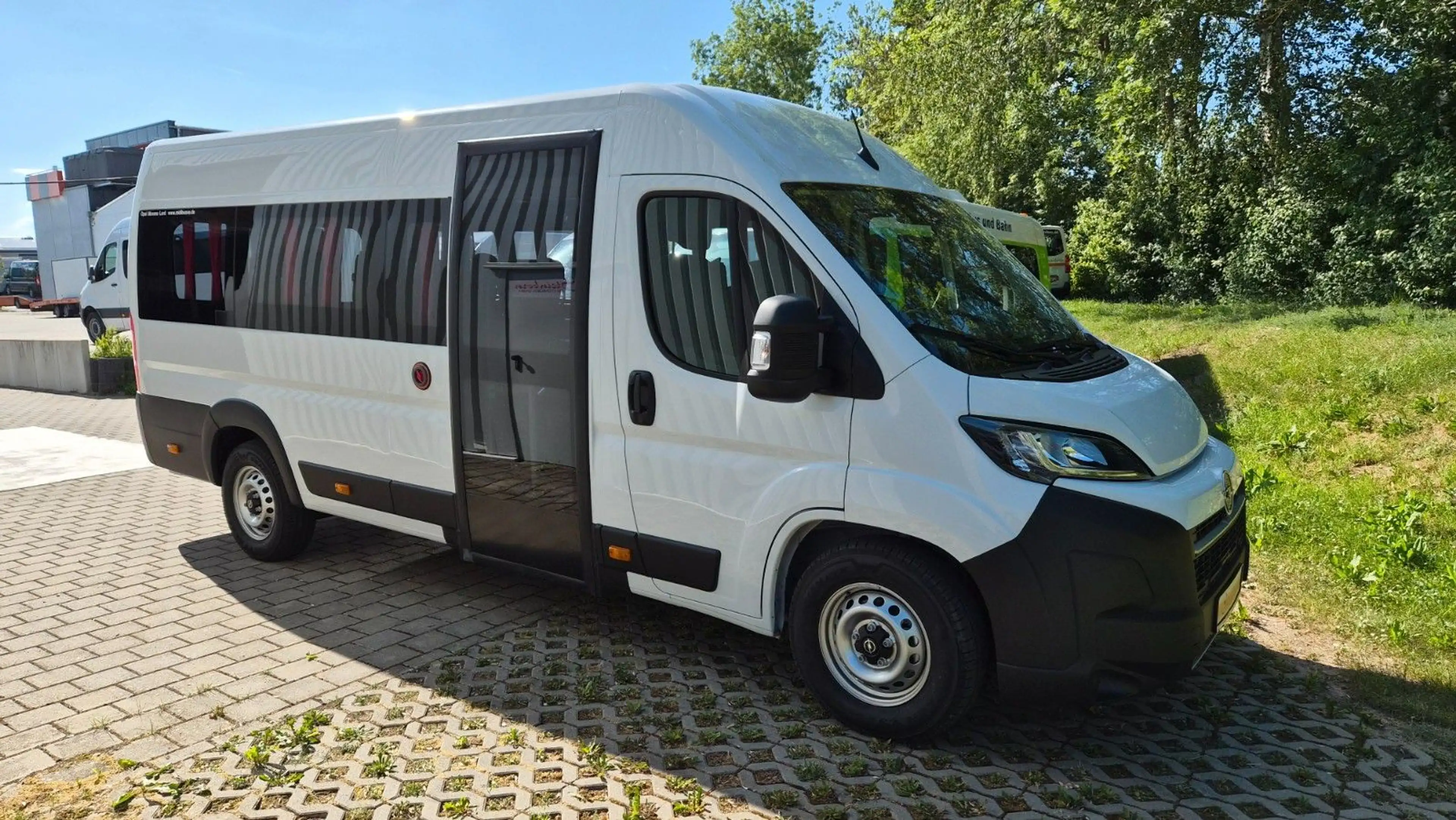 Opel Movano 9 Sitzer VIP Mobility Vorlauffahrzeug — photo 2