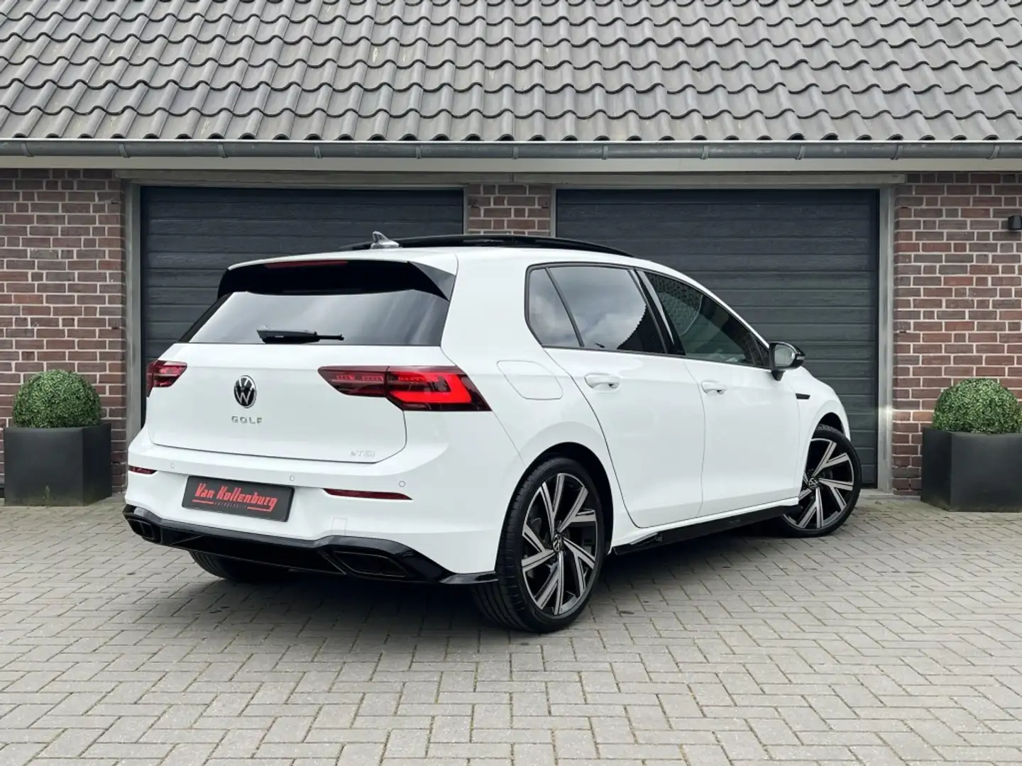 Volkswagen Golf 1.5 eTSI DSG R-Line Panorama IQ Keyless Blackstyle Weiß - 2