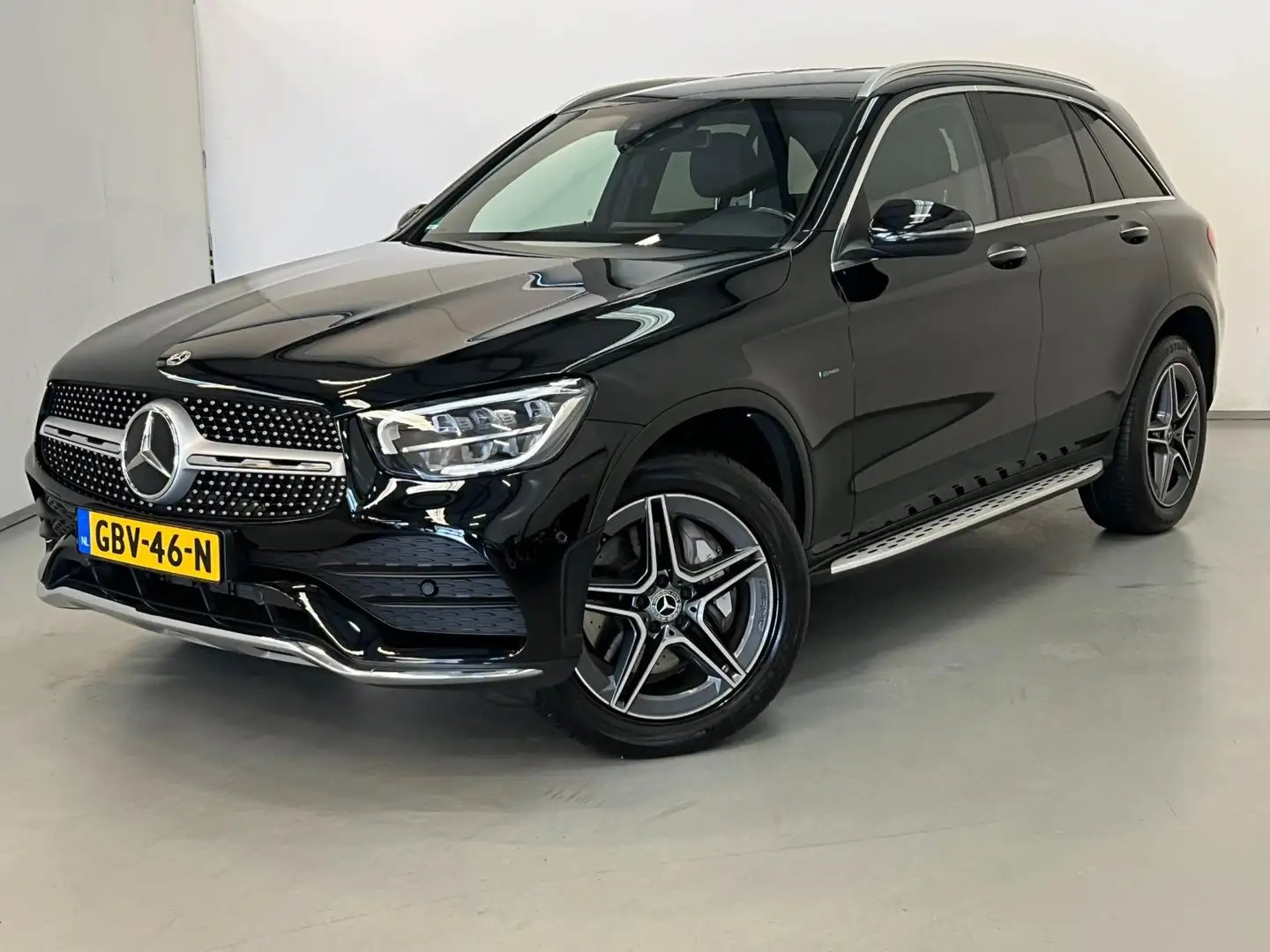 Mercedes-Benz GLC 300 300e / AMG / Burmester / CarPlay / Keyless Schwarz - 1