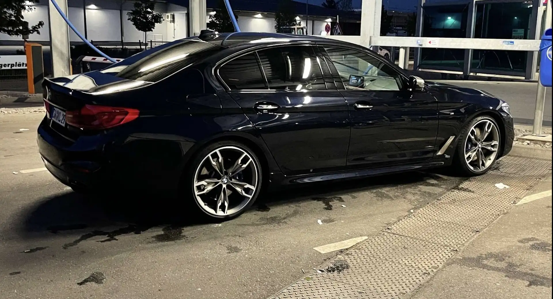 BMW M550 M550 i xDrive Schwarz - 2