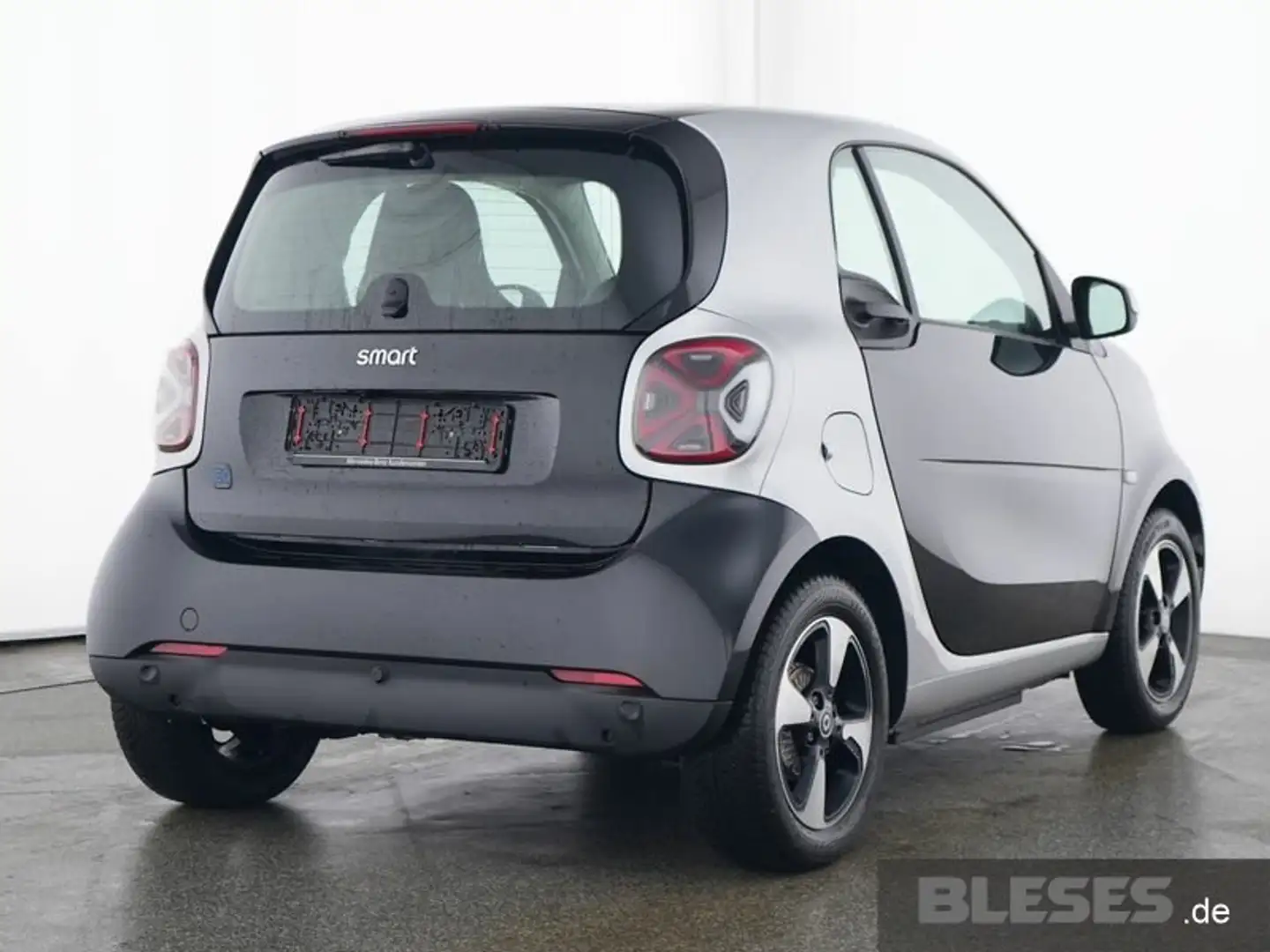 smart forTwo fortwo EQ Exklusive Plus+22kW+Kamera+LED+Winter-Paket Negru - 2
