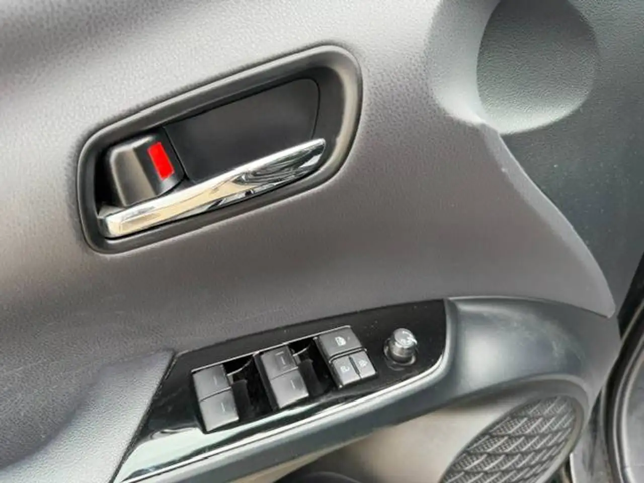 Toyota Prius Prime photo Toyota Prius Prime