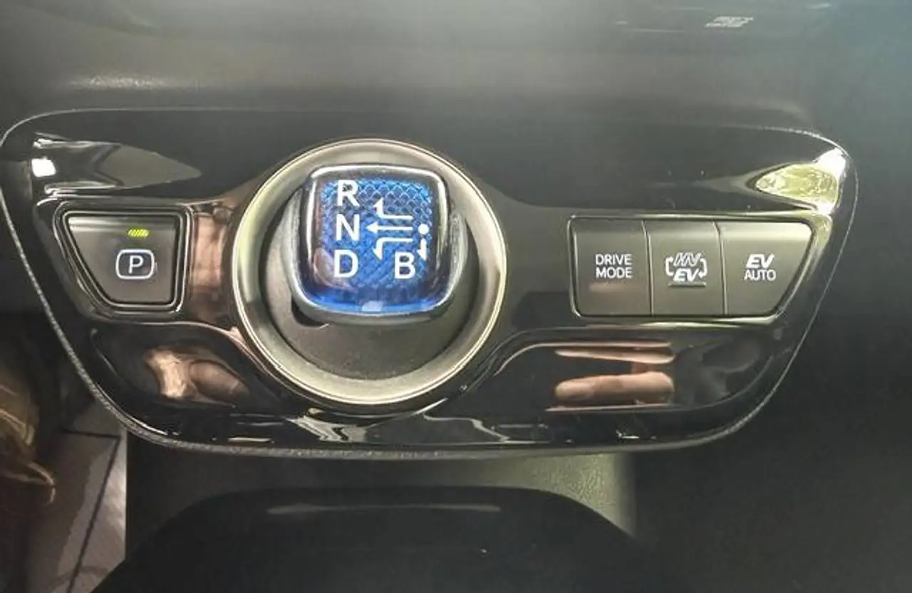 Toyota Prius Prime photo Toyota Prius Prime