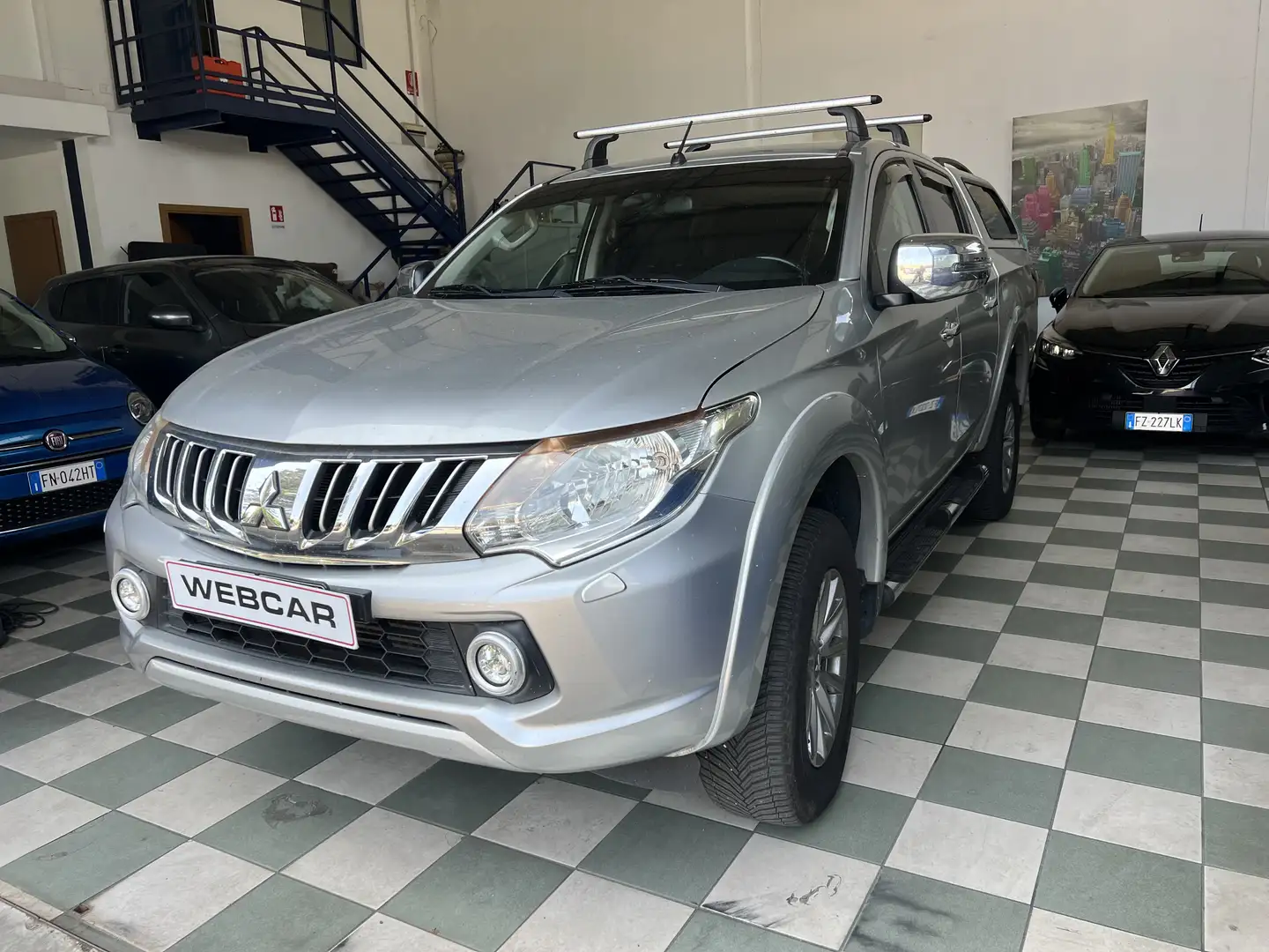 Mitsubishi L200 d.cab 2.4d Intense 4wd 154cv N1 E6 Argento - 2