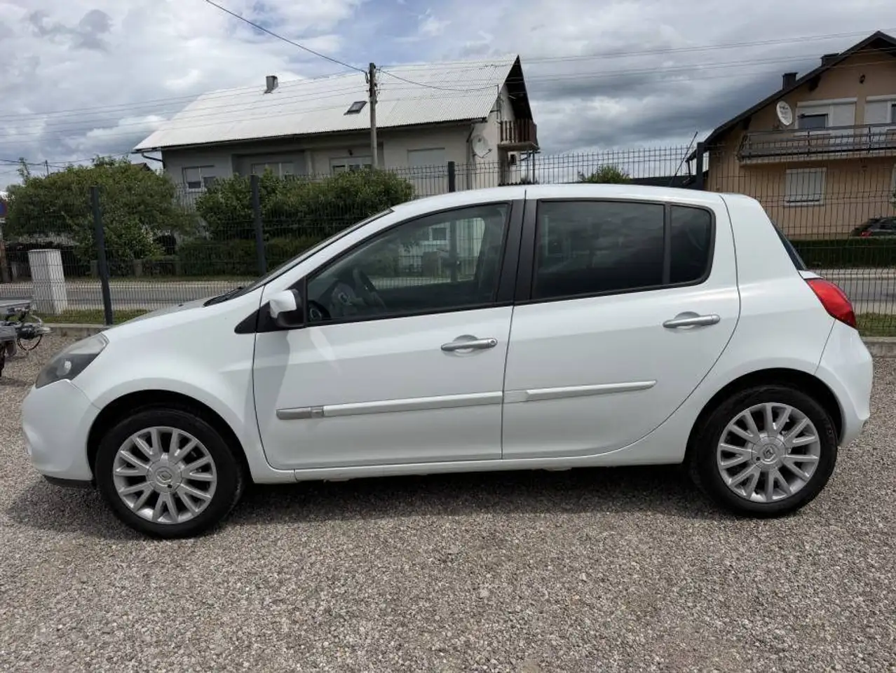 Renault Clio 1.5 dCi 70 eco2 Rip Curl 2