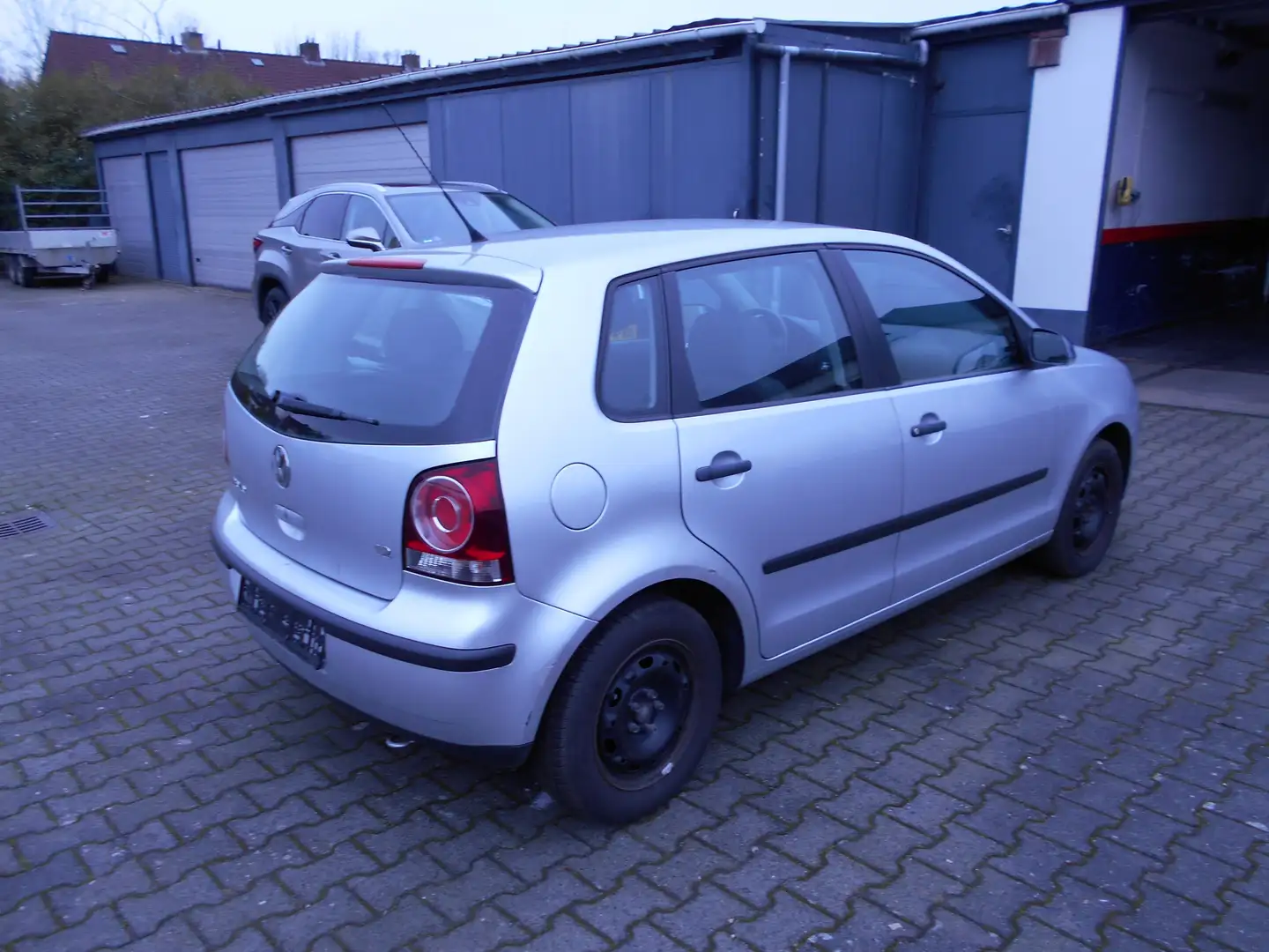 Volkswagen Polo 1.2-12V Trendline Grijs - 2
