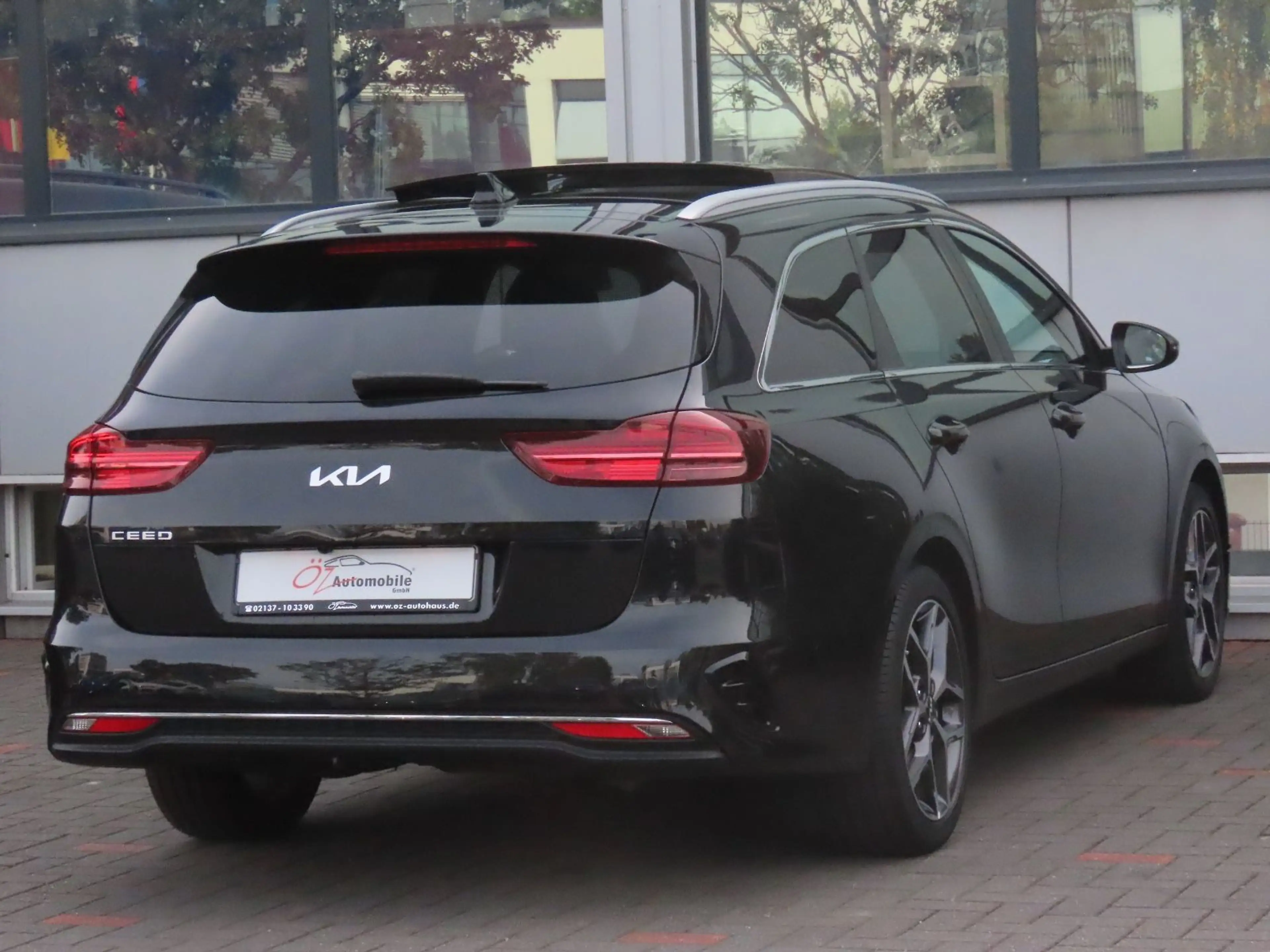 Kia Ceed SW / cee'd SW cee'd SW 1.6 CRDI Autom. Leder Sitzlüftung Klima — photo 7