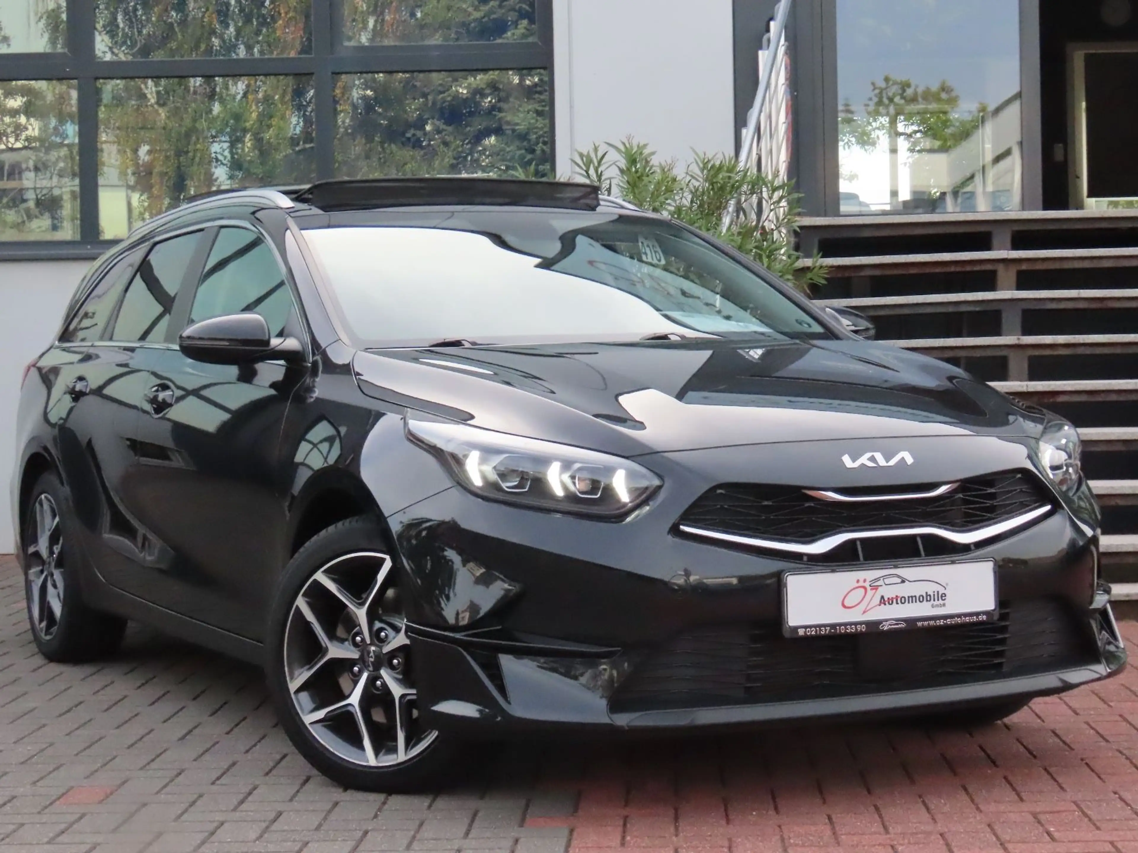 Kia Ceed SW / cee'd SW cee'd SW 1.6 CRDI Autom. Leder Sitzlüftung Klima