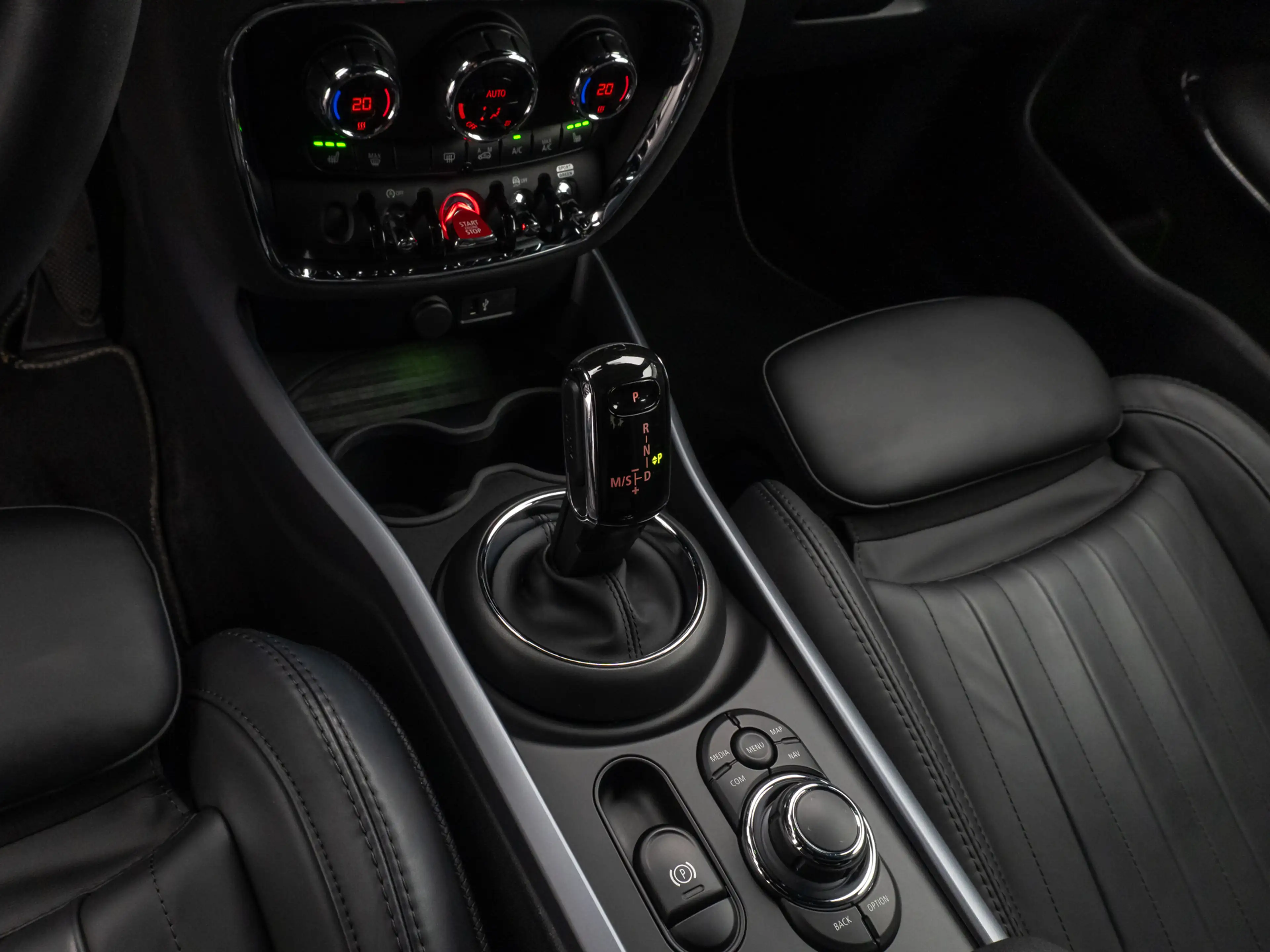 MINI Cooper S Clubman Yours Trim Kamera DAB Komfort — photo 22