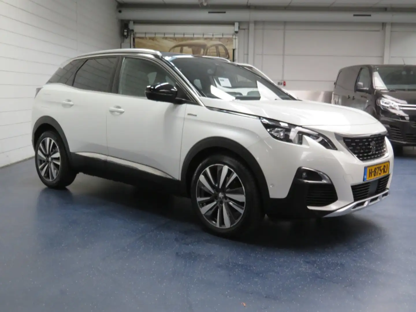 Peugeot 3008 AUTOMAAT 1.2 PureT. GT Line Wit - 2
