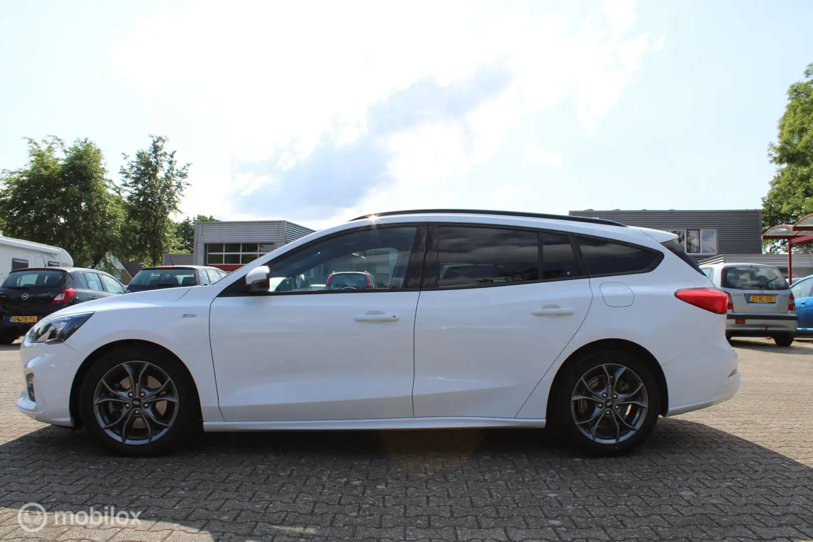 Ford Focus Wagon 1.5 EcoBlue ST Line Business, PDC voor en ac Wit - 2