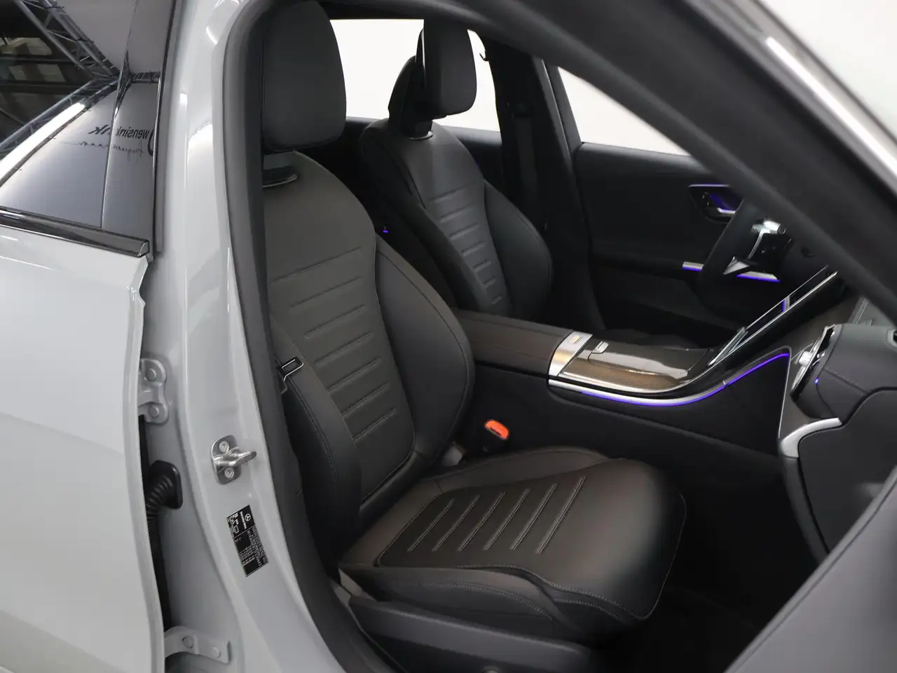 Mercedes-Benz C-Class 2026 — фото 10