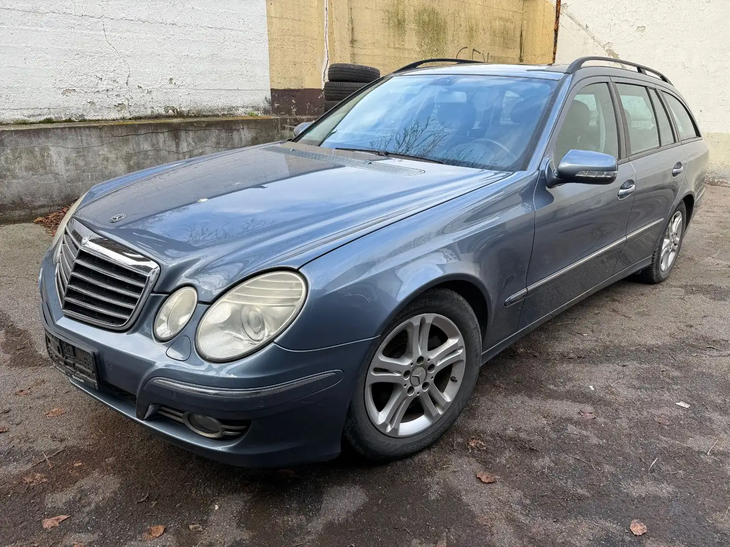 Mercedes-Benz E 220 CDI T-Modell, Navi,AHK, Xenon Blau - 1