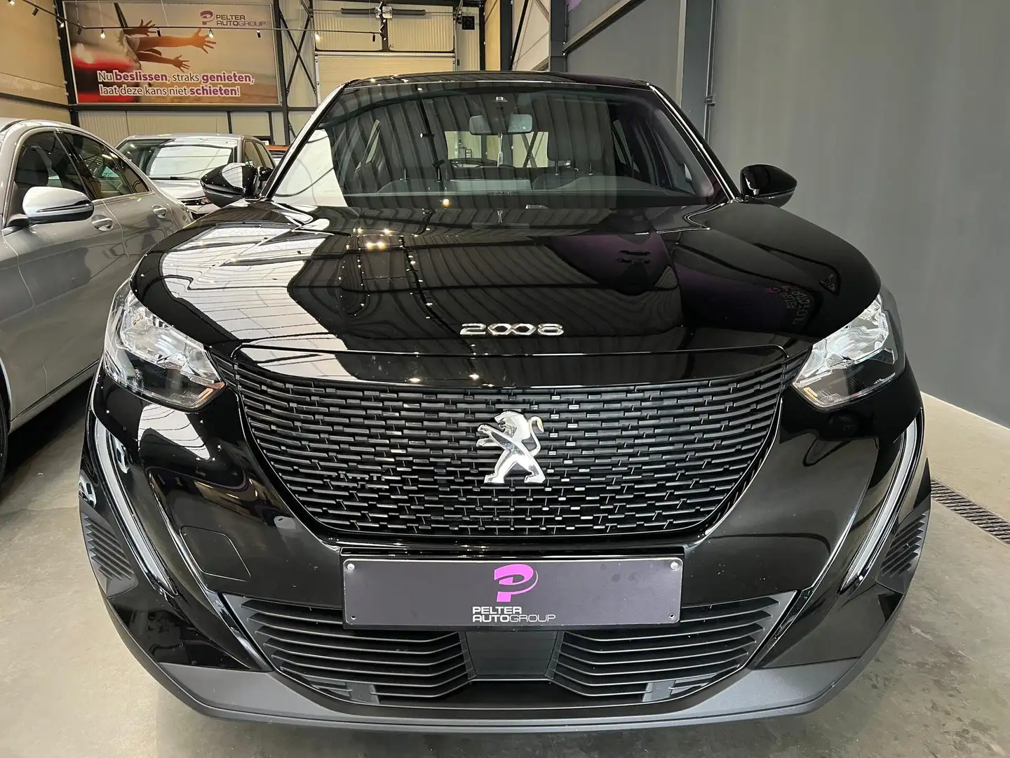 Peugeot 2008 Active Pack 1.2 PureTech GPS Camera Lane assist Zwart - 2