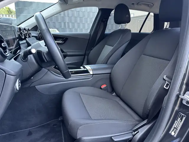 Mercedes-Benz C view 10