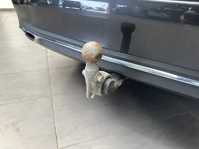 Mercedes-Benz C view 8