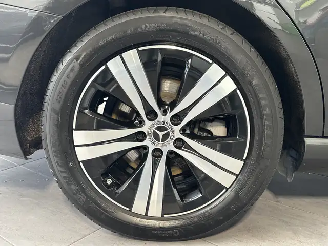 Mercedes-Benz C view 3