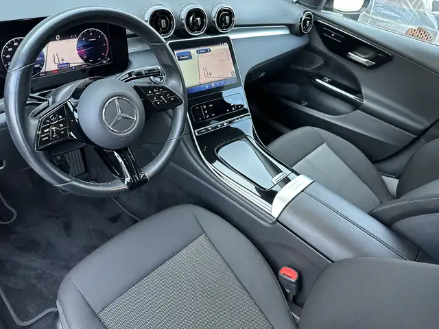 Mercedes-Benz C view 9