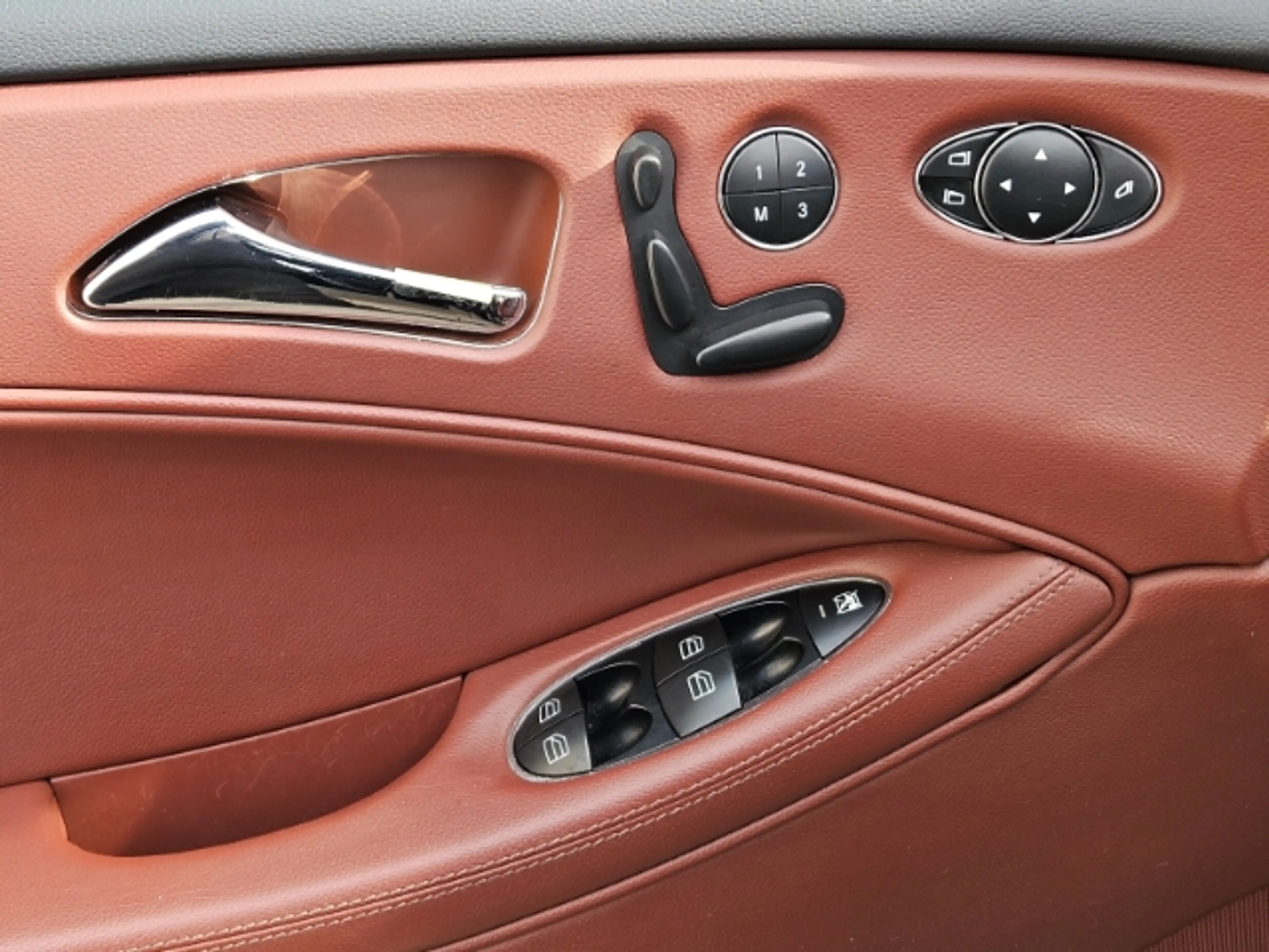 Mercedes-Benz CLS 350 Leder Memory Sitze Klimaautom e-Sitze SD SHZ Tel.- — photo 15