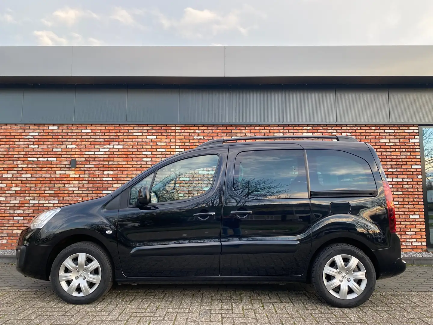 Peugeot Partner Tepee 1.2 PureTech Active Cruise 99000km Nette Aut Noir - 2
