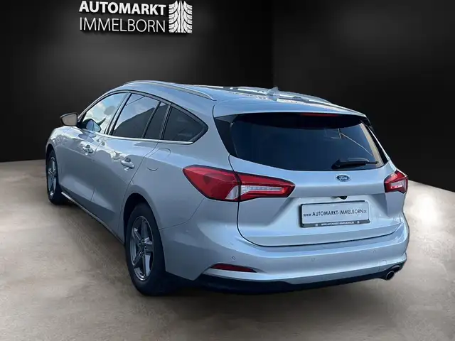 Ford Focus view 5