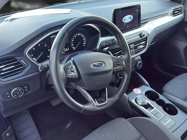 Ford Focus view 18