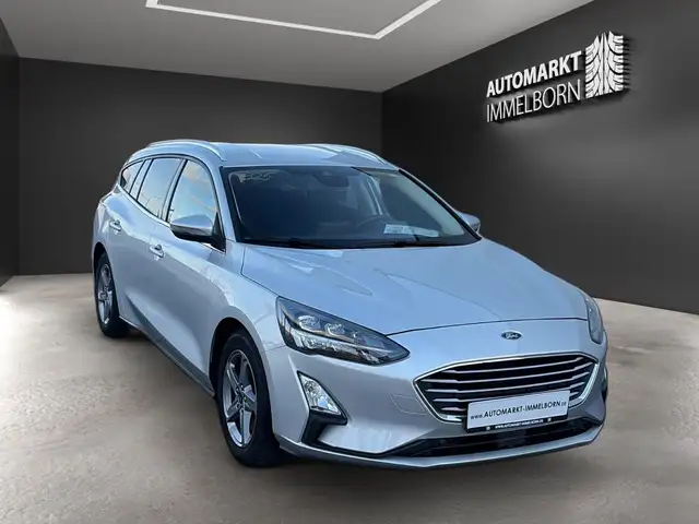 Ford Focus view 2