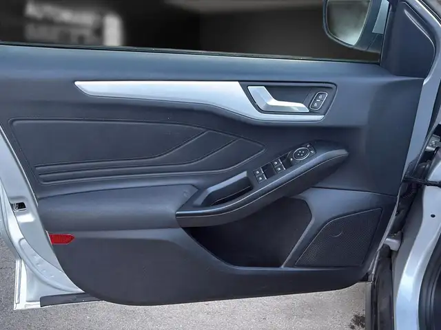 Ford Focus view 13