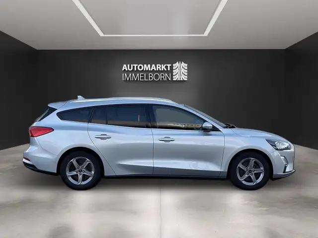 Ford Focus view 11