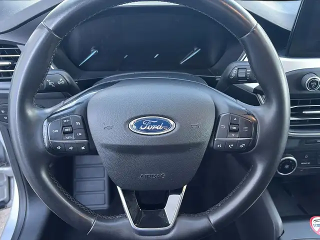 Ford Focus view 15
