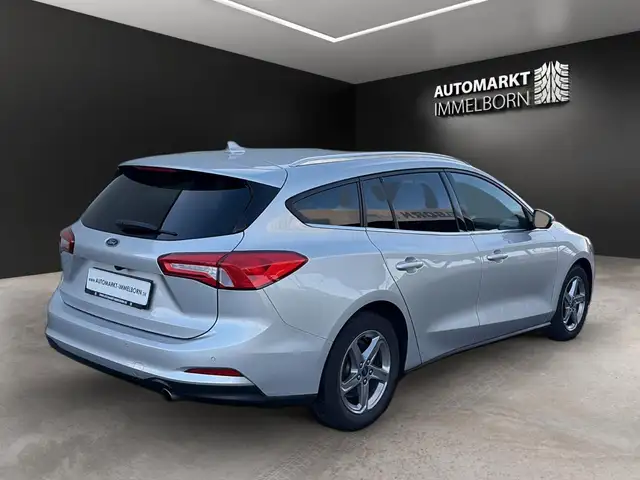 Ford Focus view 8