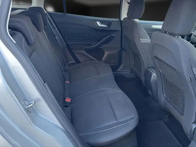 Ford Focus view 21