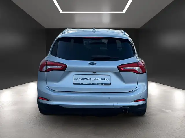 Ford Focus view 10