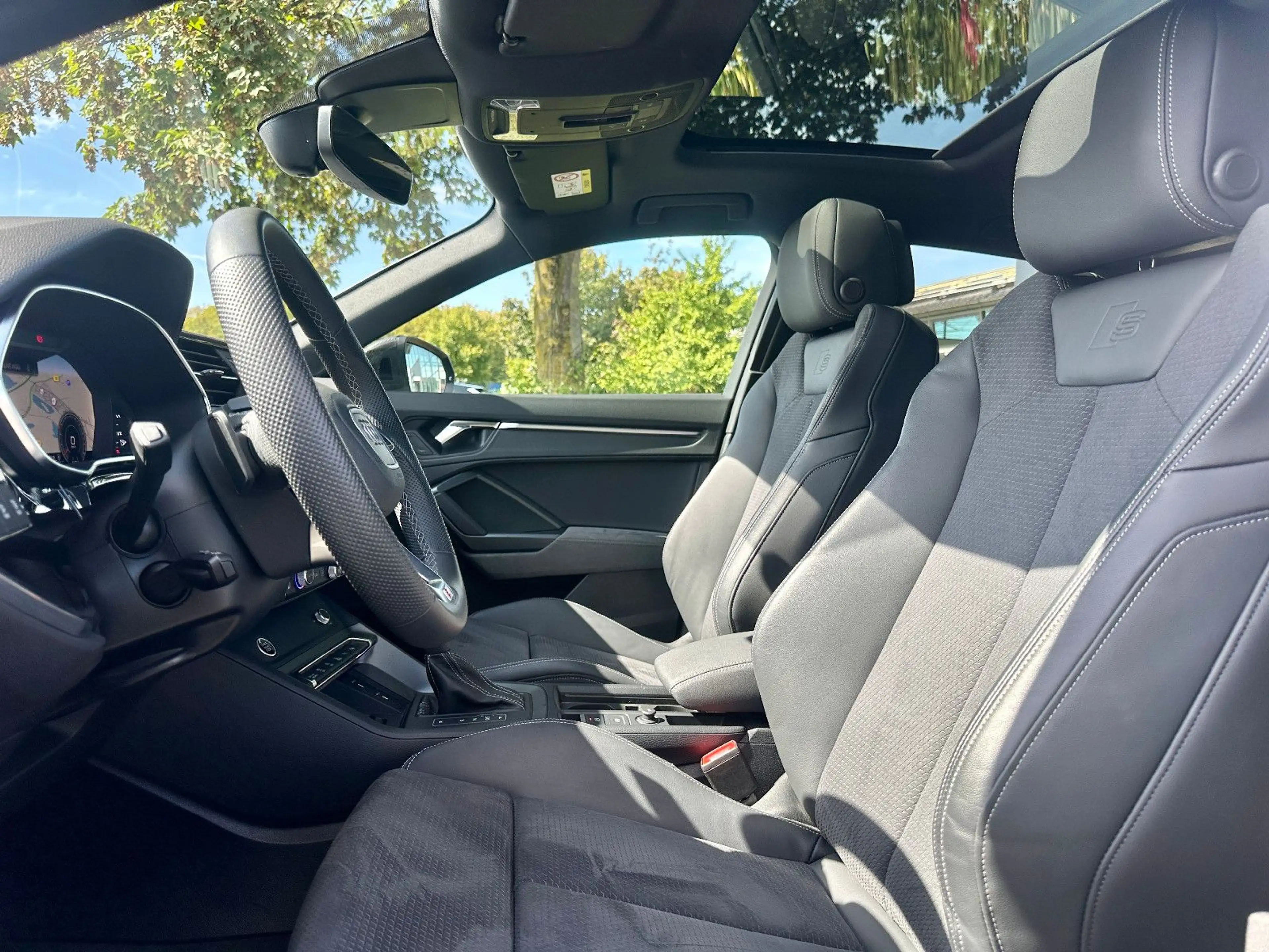 Audi Q3 Sportb. 45TFSI q S LINE BLACK PANO AHK STANDH — photo 14