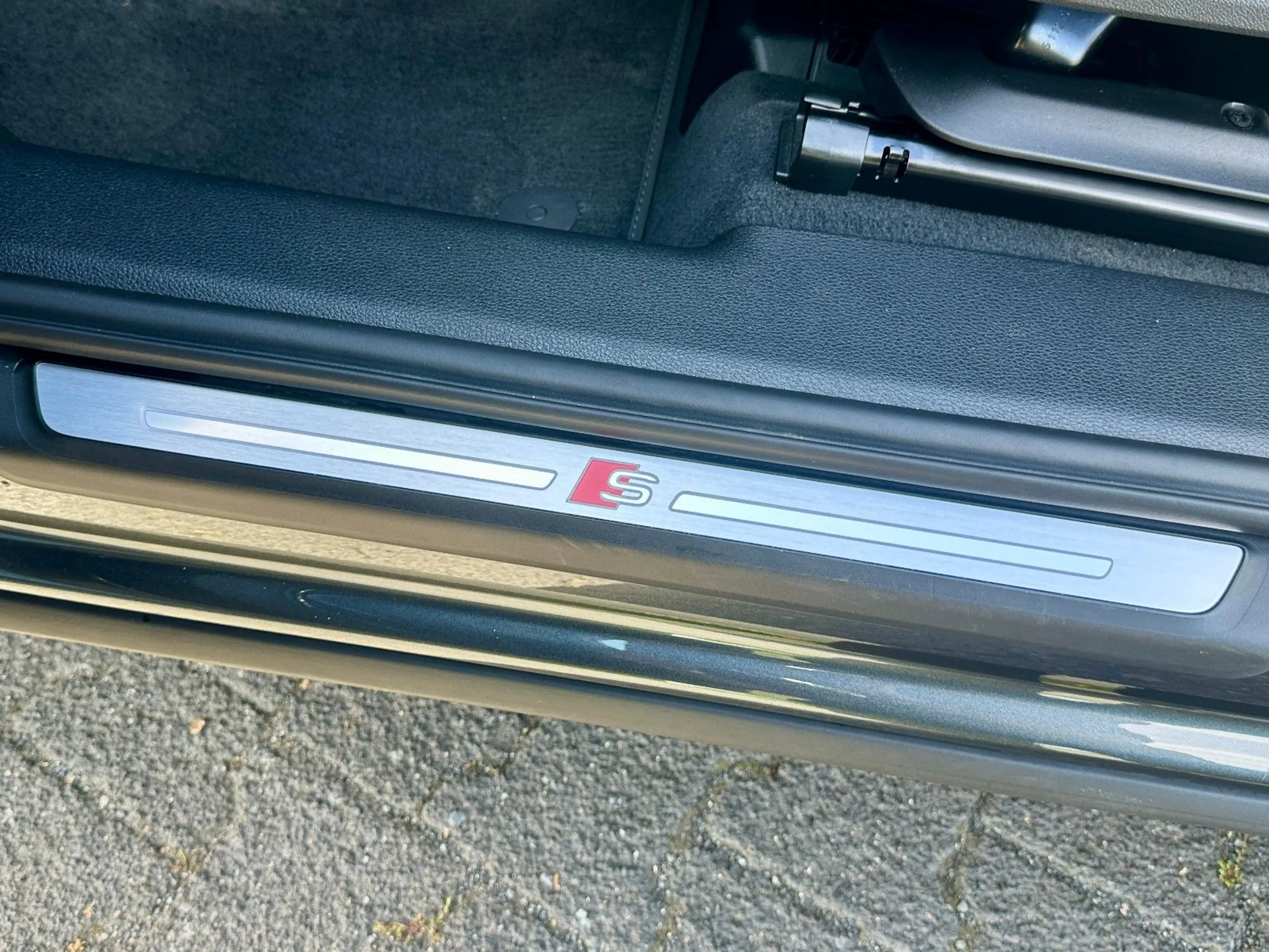 Audi Q3 Sportb. 45TFSI q S LINE BLACK PANO AHK STANDH — photo 9